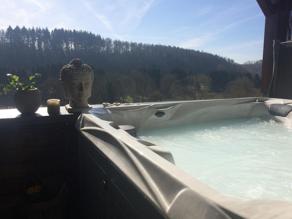 At Home - Jacuzzi Privatif Gesves Oda fotoğraf